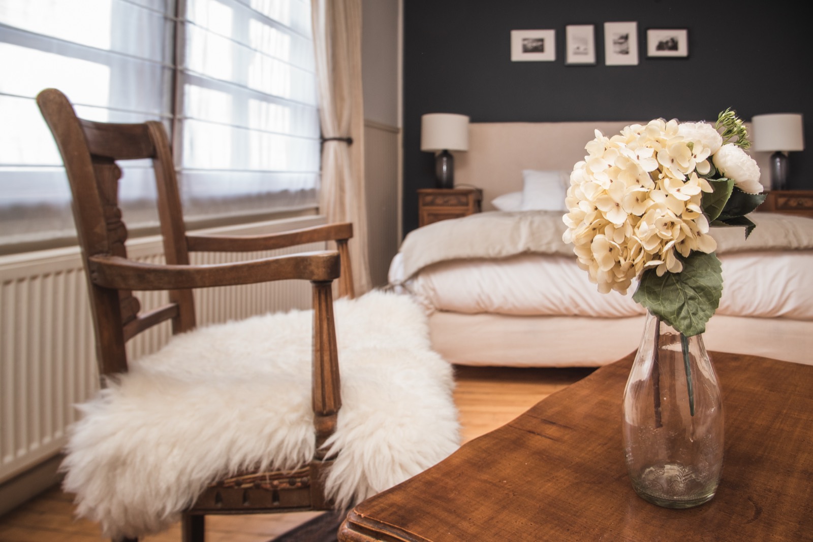 Plaza Suite: the largest room with a reading corner and morning light